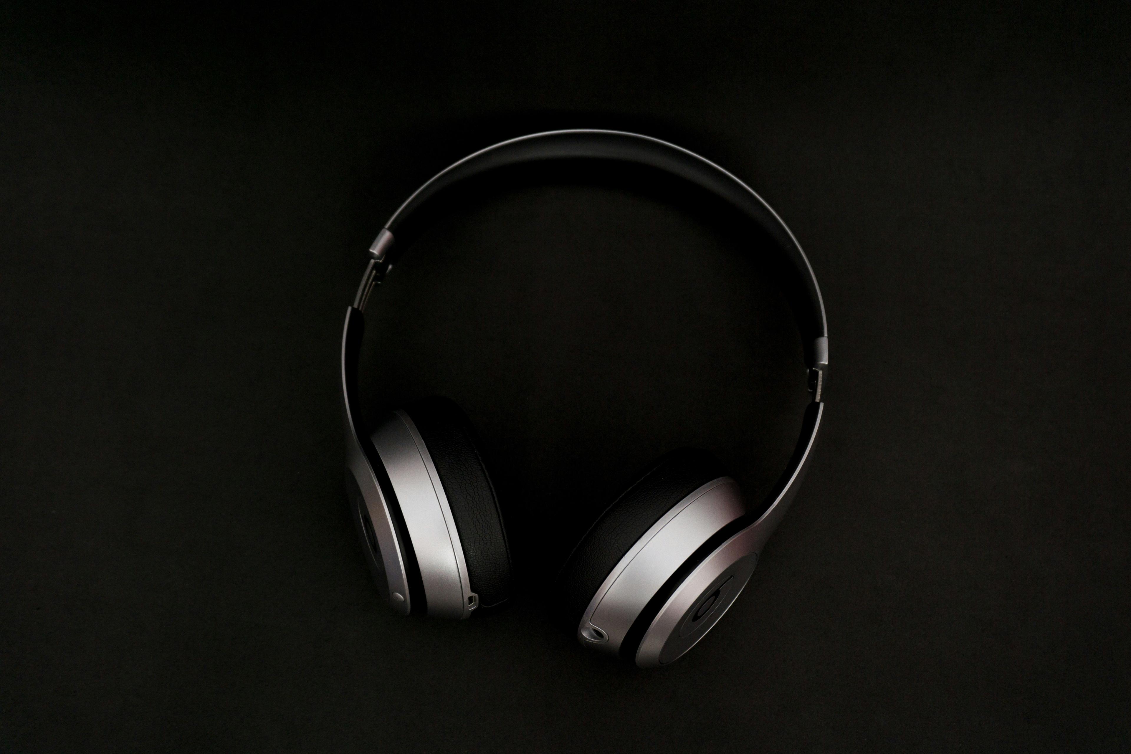 Experience high-quality audio with SonusBeat Pro. These wireless over-ear headphones deliver rich sound and deep bass. The ergonomic design provides comfort during extended listening sessions. With Bluetooth connectivity and a long battery life, you can enjoy your favorite music wirelessly for hours.