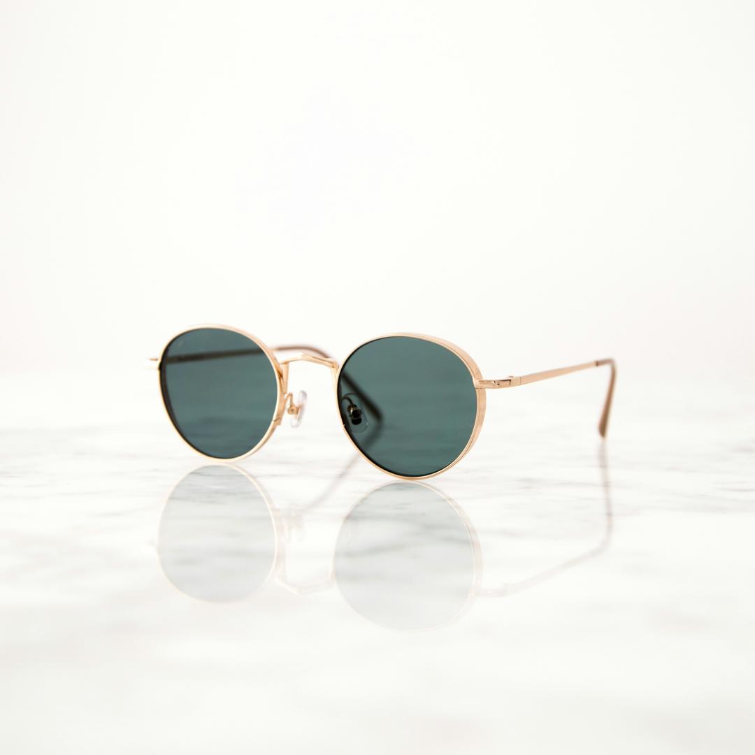 The Ray-Ban Aviator sunglasses are a timeless classic. With a metal frame and a sleek design, these sunglasses are perfect for any occasion. The lenses are made from high-quality materials to ensure clarity and UV protection.